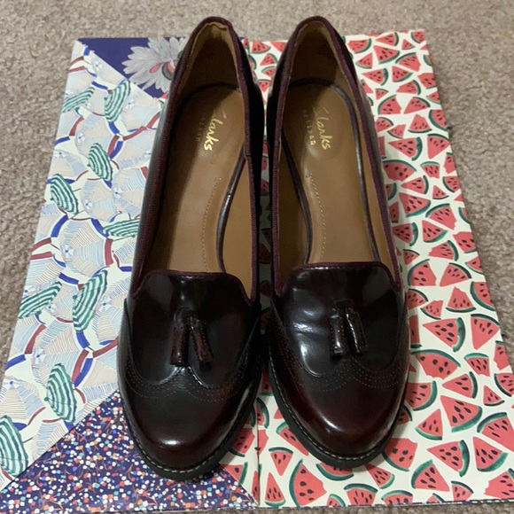 Clarks loafer size 8 Burgundy - Picture 1 of 4